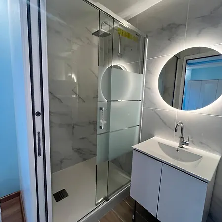 Standing, 4 Avec Sdb Holiday home