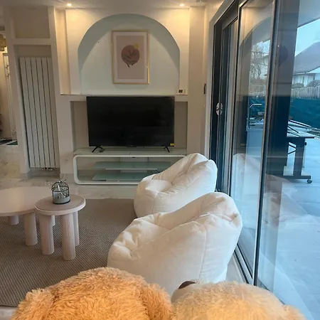 Standing, 4 Avec Sdb Holiday home *
