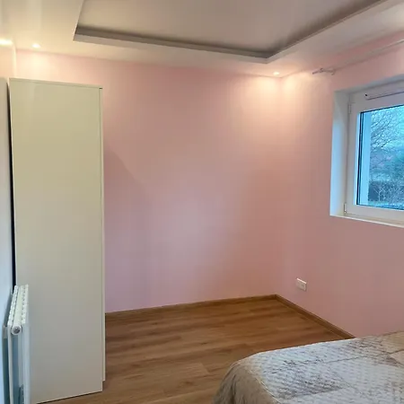 Holiday home Standing, 4 Avec Sdb Saint-Julien-en-Genevois